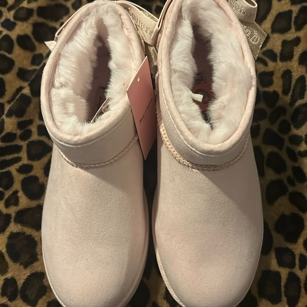 Juicy couture pink bow low rise boots size 6